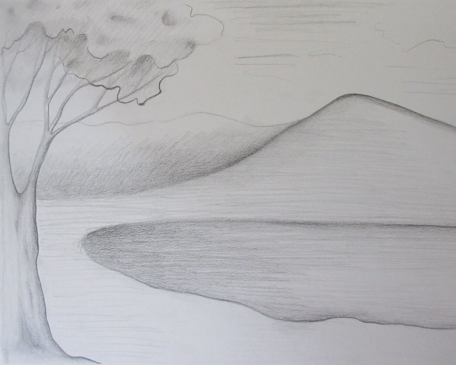 Lac avec montagne et arbre Artiste H. E.