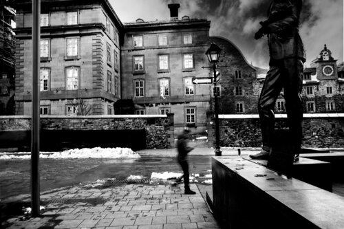 La démarche d'une statue by hugues rochette, Photography for Sale on Singulart