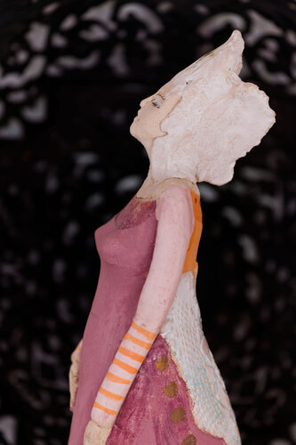 PINK GIRL von Gaby Pühmeyer, Skulptur kaufen auf Singulart