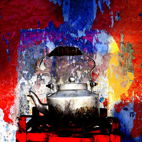 Antique Tea kettle van CR Shelare, Fotografie te koop op Singulart