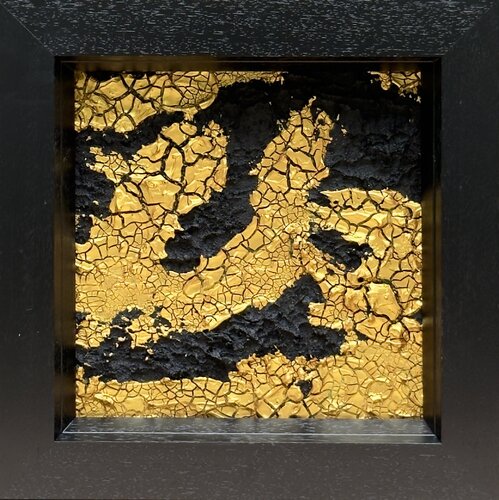 FRAGMENTED CONTINUUM - GILDED RIFT par Maja Weller, Peinture en vente sur Singulart