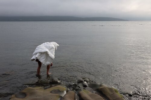 The natural Beeing longs for the other shore von Þorgerður Jörundsdóttir, Fotografie kaufen auf Singulart