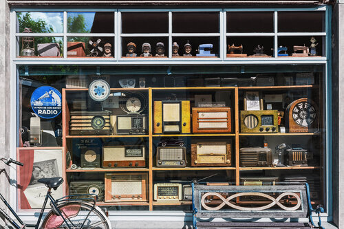 Radio Zarah by Ulli Steinküller, 사진 for Sale on Singulart