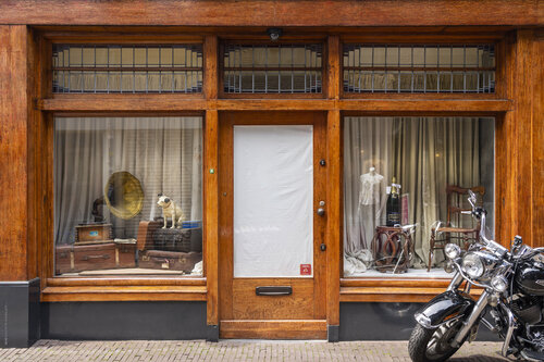 Grammophon & Harley von Ulli Steinküller, Fotografie kaufen auf Singulart