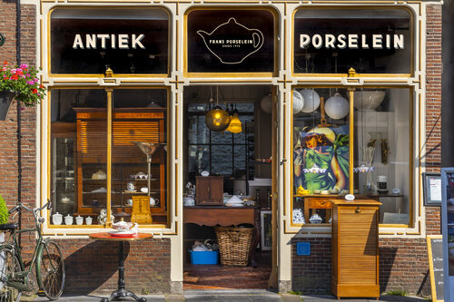 Antiek P. by Ulli Steinküller, 사진 for Sale on Singulart