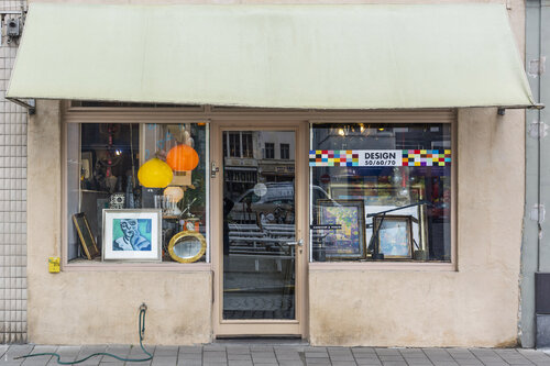 Hund weg! by Ulli Steinküller, 사진 for Sale on Singulart