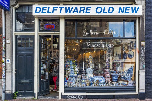 Delftware van Ulli Steinküller, Fotografie te koop op Singulart