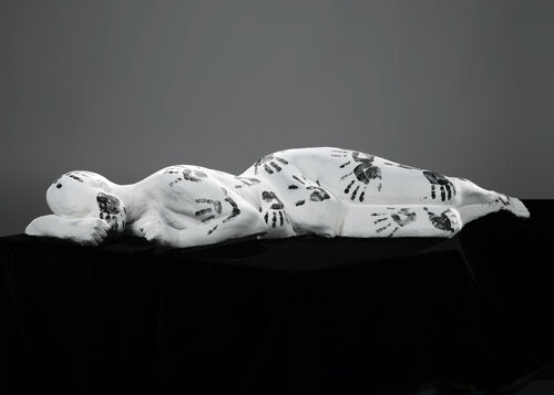 Hört uns - Glaubt uns - Du bist nicht allein van Melanie Meyer, Beeldhouwwerk te koop op Singulart