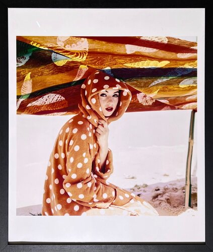 A fashion model wearing clothes by Lanvin-Castillo is photographed for the cover of Vogue magazine by Norman Parkinson, 사진 for Sale on Singulart