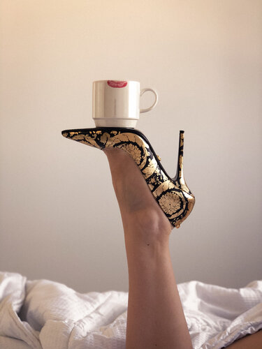 ON MY FOOT #1 von Kristina Mallen, Fotografie kaufen auf Singulart