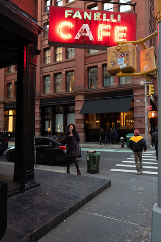 Best Coffee in the neighborhood von Alain  Goulet, Fotografie kaufen auf Singulart