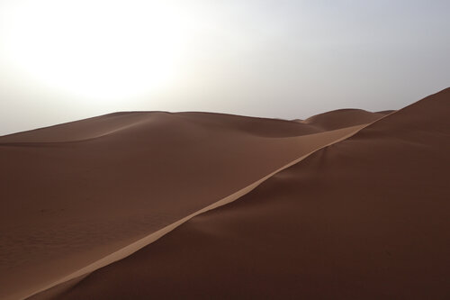 Desert Sunrise Chigaga Dunes 2 par Alain  Goulet, Photographie en vente sur Singulart