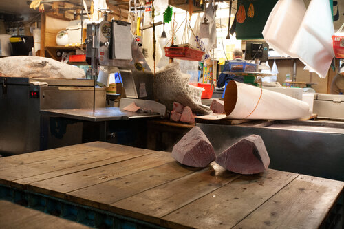Precious & Frozen Tuna di Alain  Goulet, Fotografia in vendita su Singulart