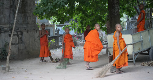 Cambodia Young Monks Morning Cleaning Chore van Alain  Goulet, Fotografie te koop op Singulart
