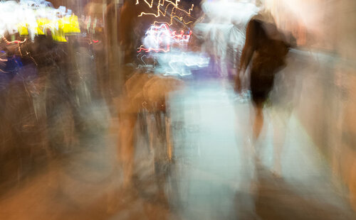 City Lights No 1 by Jakub Tadeusz Gadek, 사진 for Sale on Singulart