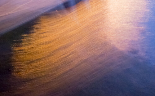 Photo Painting No 22, Lights in the Water par Jakub Tadeusz Gadek, Photographie en vente sur Singulart