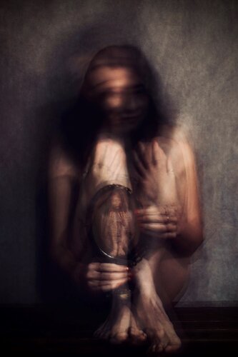 Caterpillar#1 canvas printed van Atsumi Takemoto, Afdruk te koop op Singulart