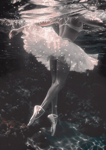 There was a siren by Jorge Omeñaca, Photography for Sale on Singulart