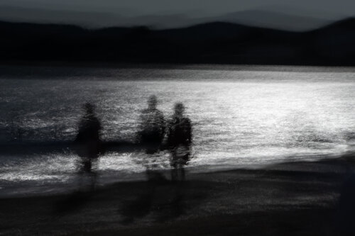 ghost on the beach von Riego van Wersch, Fotografie kaufen auf Singulart