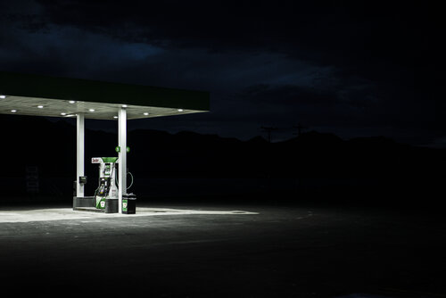 last  gas  station di Riego van Wersch, Fotografia in vendita su Singulart