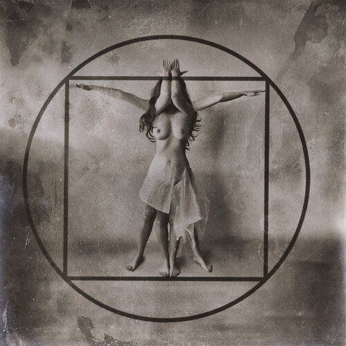 En mi centro by Crissial, 사진 for Sale on Singulart