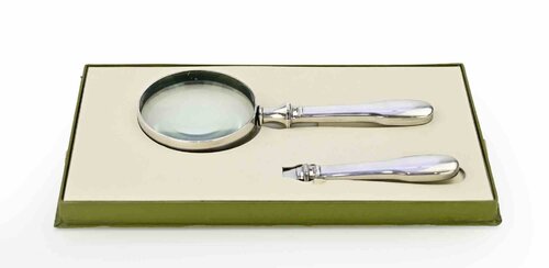 Set Containing Letter Opener and Magnifying Glass by Christofle - France di Unknown Artist, Altri media in vendita su Singulart