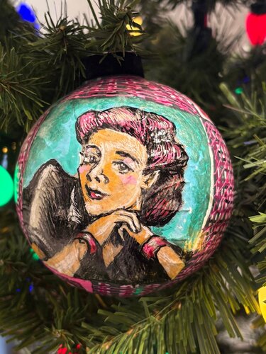 Glamour Girls: Ornaments by Carol Powell, 기타 매체 for Sale on Singulart