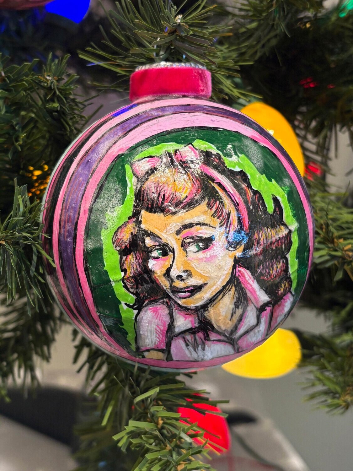 Glamour Girls: Ornaments Carol Powell
