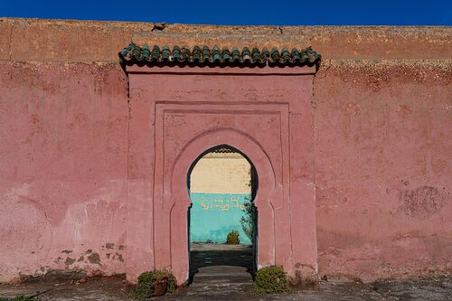 Le mur du mausolée von CHRISTIAN GOETGHEBEUR, Fotografie kaufen auf Singulart