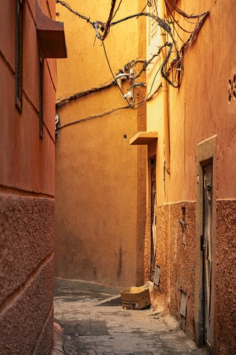 Le carton by CHRISTIAN GOETGHEBEUR, 사진 for Sale on Singulart