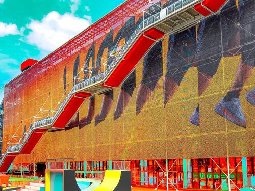 JO Paris 2024 au centre Pompidou, la course by CHRISTIAN GOETGHEBEUR, 사진 for Sale on Singulart