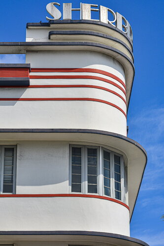 Sherbrooke Hotel on Miami Beach par CHRISTIAN GOETGHEBEUR, Photographie en vente sur Singulart