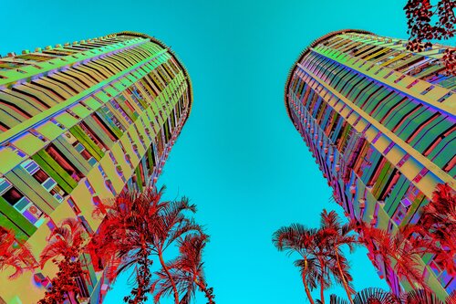 Les deux tours de Lai Tak, Hong Kong par CHRISTIAN GOETGHEBEUR, Photographie en vente sur Singulart