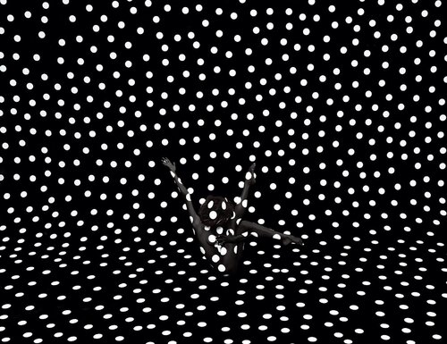 Danielle Acoff (Black Dots) von Dan Busta, Fotografie kaufen auf Singulart