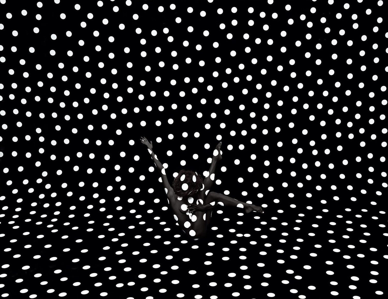 Danielle Acoff (Black Dots) Dan Busta Fotografie te koop