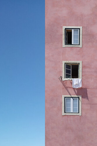 Laundry time von Marcus Cederberg, Fotografie kaufen auf Singulart