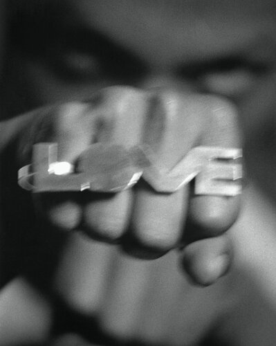 Love 01 by Márcio Neves, 사진 for Sale on Singulart