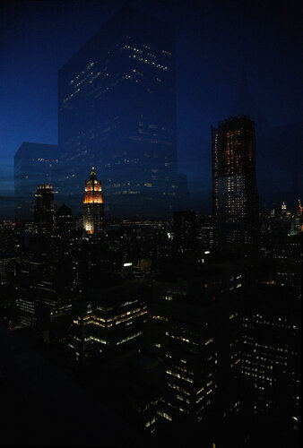 Urban Low Lights, NY 01 de Márcio Neves, Fotografía a la venta en Singulart