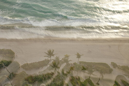 Daydreaming Beach 835, Miami von Márcio Neves, Fotografie kaufen auf Singulart
