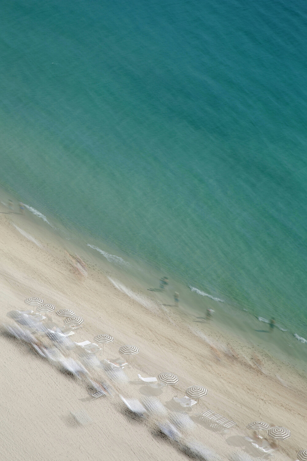 Daydreaming Beach 865, Miami Márcio Neves