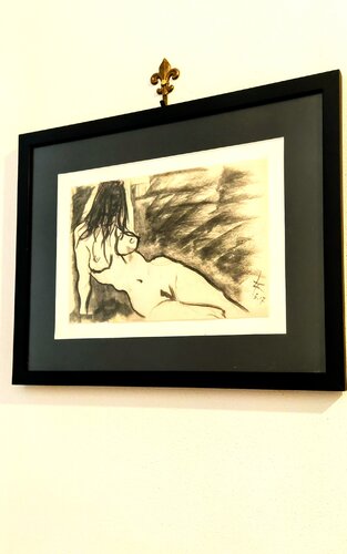 Modella stesa di Luca Tassone, Disegno in vendita su Singulart