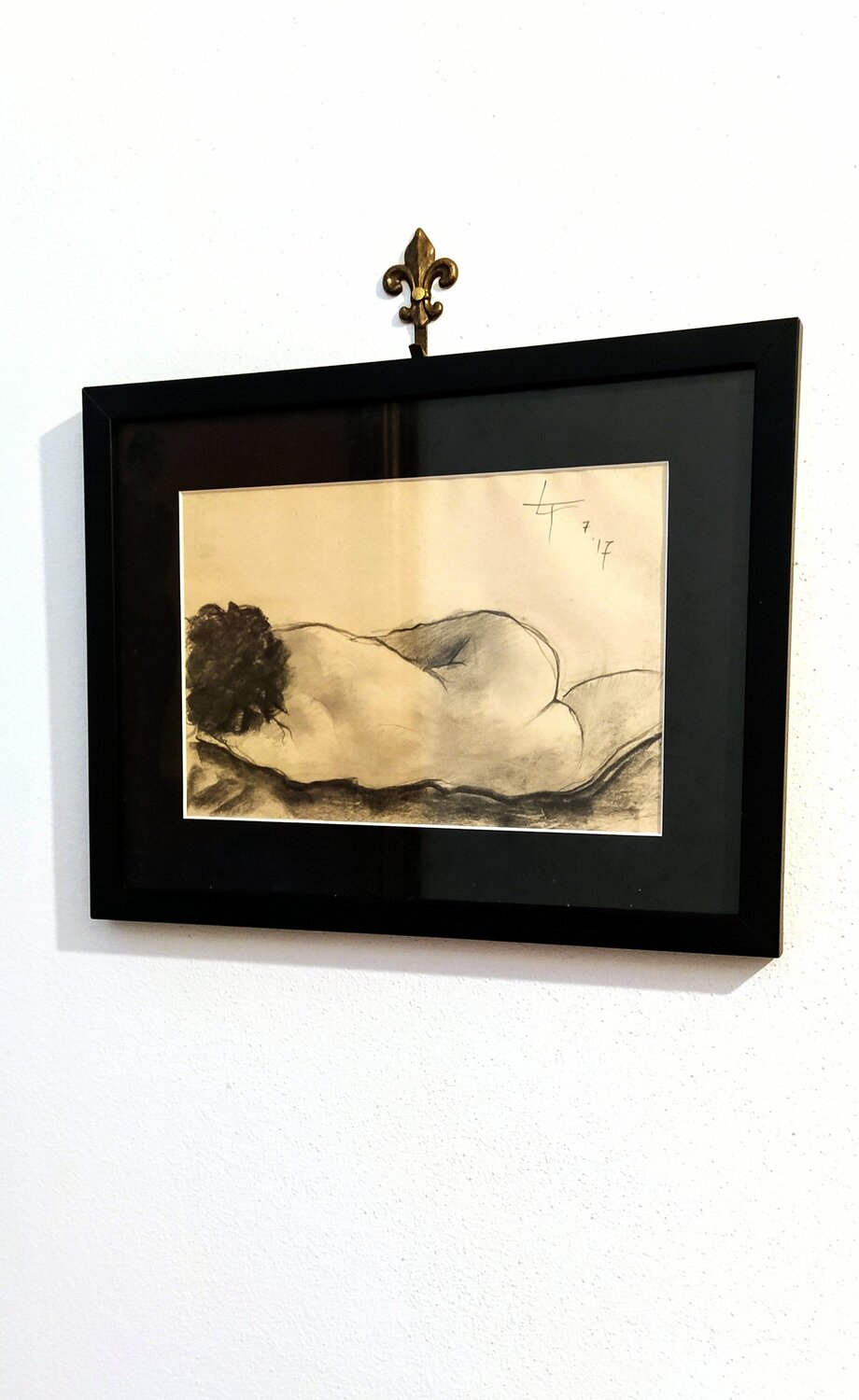 Nudo steso di spalle Luca Tassone