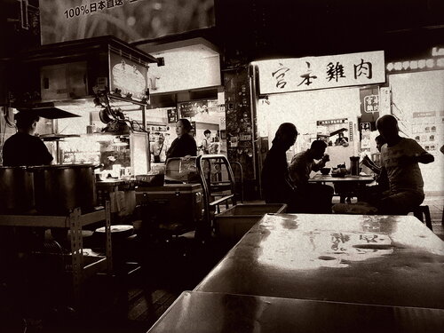 Night Market von Agnieszka Kamińska, Digital kaufen auf Singulart