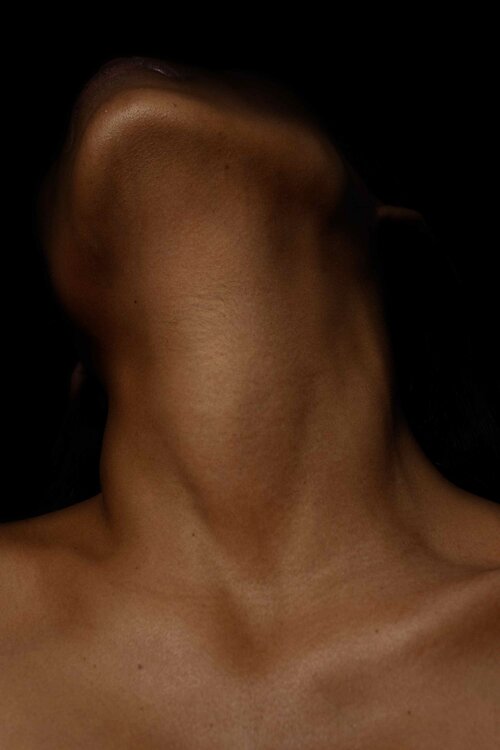 Claudia R. (Gorgeous V5) Pauline Thomas