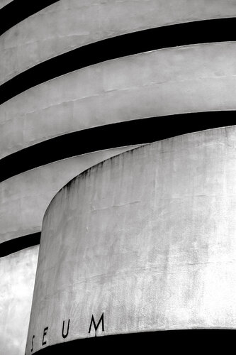 New York: elegante Moderne - das Guggenheim-Museum by Andreas Bromba, Photography for Sale on Singulart