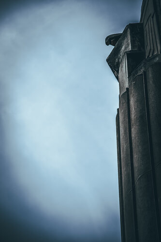 New York: Chrysler Building - die düstere Seite by Andreas Bromba, Photography for Sale on Singulart