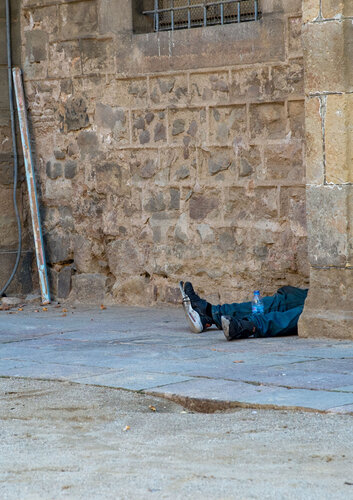 Obdachloser: Unsichtbar in Barcelona by Andreas Bromba, Photography for Sale on Singulart