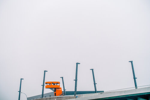 Hamburg im Nebel: oranger Pac-Man auf der HafenCity-Brücke by Andreas Bromba, Photography for Sale on Singulart