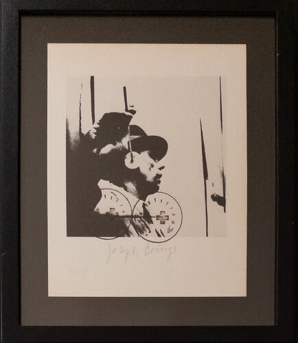 Joseph Beuys(1921–1986) - L'udito - Photolithography on paper - 1974 by Joseph Beuys, 版画 for Sale on Singulart