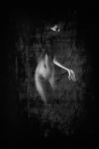 Let me see you stripped down to the notes von Ruslan Bolgov, Fotografie kaufen auf Singulart